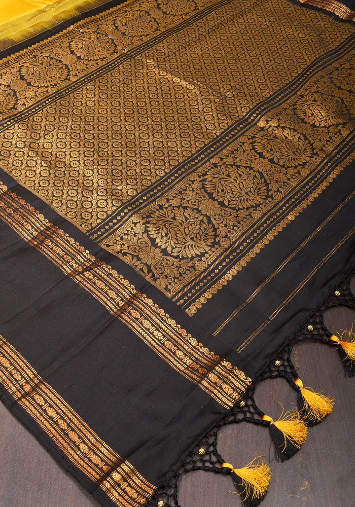 Yellow Exquisite Korvai Gadwal Silk Saree with Black  Borders | SILK MARK CERTIFIED