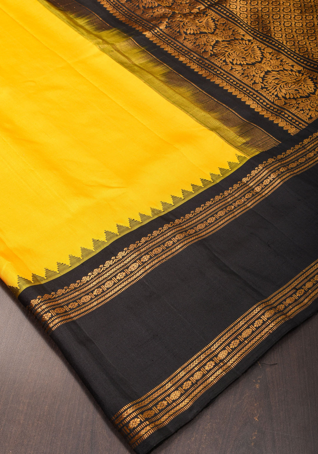 Yellow Exquisite Korvai Gadwal Silk Saree with Black  Borders | SILK MARK CERTIFIED