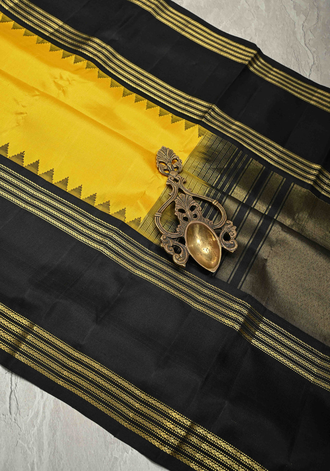 Authentic Yellow Korvai Gadwal Silk Saree with Grand Pallu, Black Borders and Zari | SILK MARK CERTIFIED