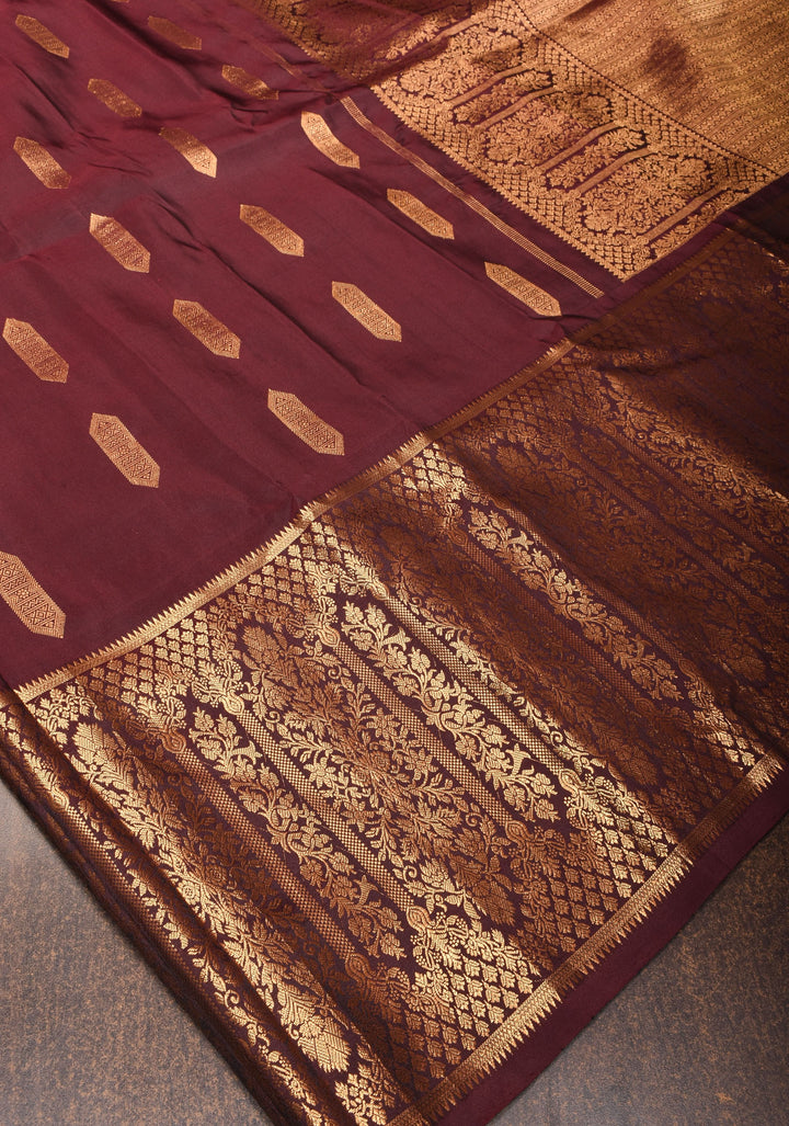 Stunning Maroon Vidya Balan Pure handwoven Gadwal Silk Saree with Grand Pallu and Ornate Arches Zari Border | SILK MARK CERTIFIED