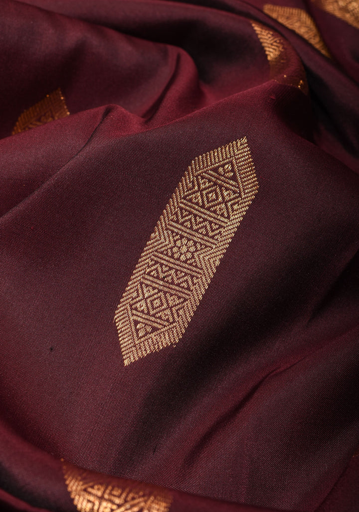 Stunning Maroon Vidya Balan Pure handwoven Gadwal Silk Saree with Grand Pallu and Ornate Arches Zari Border | SILK MARK CERTIFIED