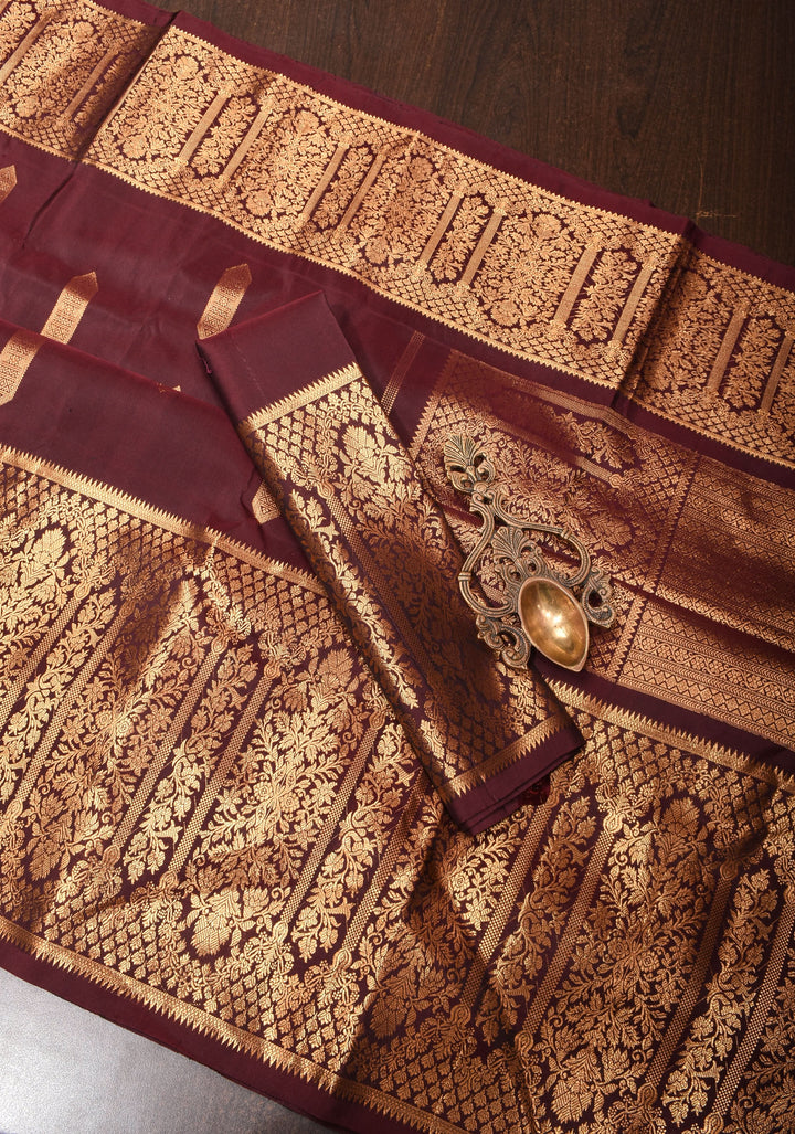 Stunning Maroon Vidya Balan Pure handwoven Gadwal Silk Saree with Grand Pallu and Ornate Arches Zari Border | SILK MARK CERTIFIED