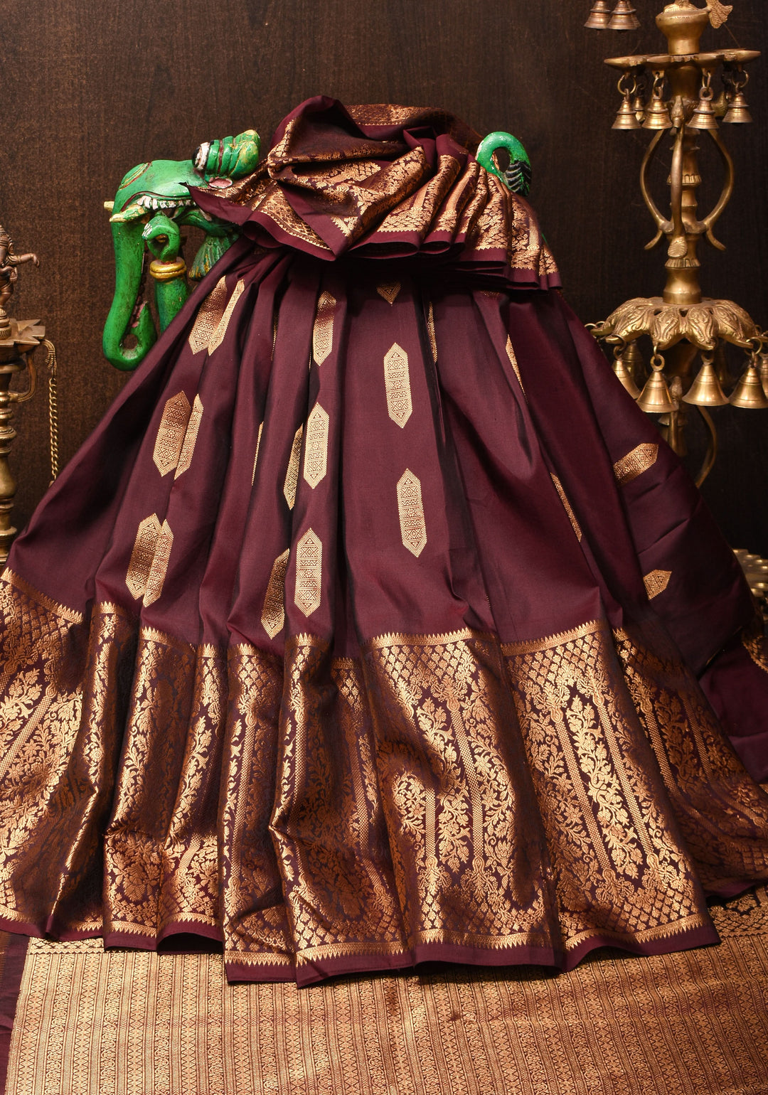 Stunning Maroon Vidya Balan Pure handwoven Gadwal Silk Saree with Grand Pallu and Ornate Arches Zari Border | SILK MARK CERTIFIED