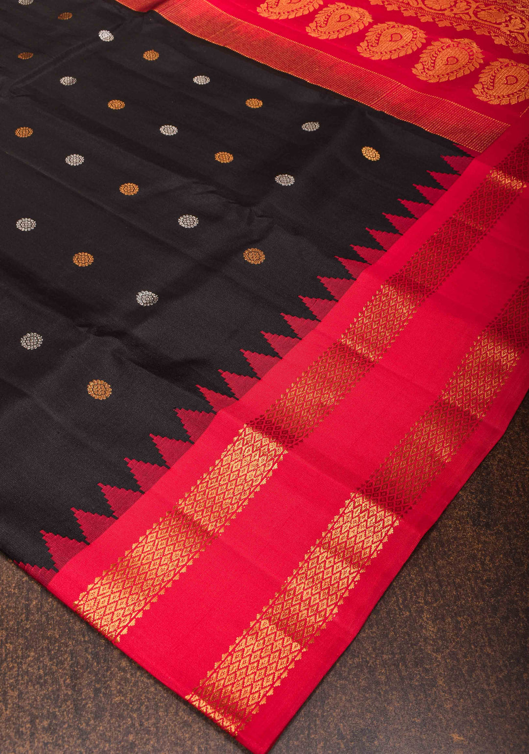 Black Gadwal Silk Saree with Sona Rupa Buttas and Contrast Rettaipet Border | SILK MARK CERTIFIED