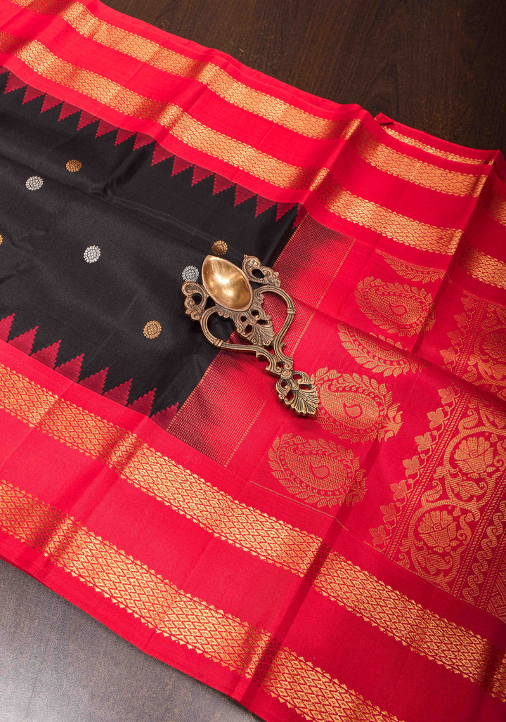 Black Gadwal Silk Saree with Sona Rupa Buttas and Contrast Rettaipet Border | SILK MARK CERTIFIED