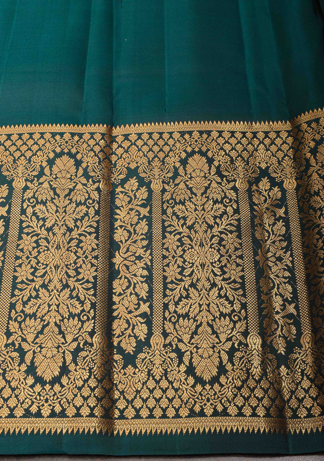 Stunning Dark Teal Pure handwoven Gadwal Silk Saree with Grand Pallu and Ornate Arches Zari Border | SILK MARK CERTIFIED