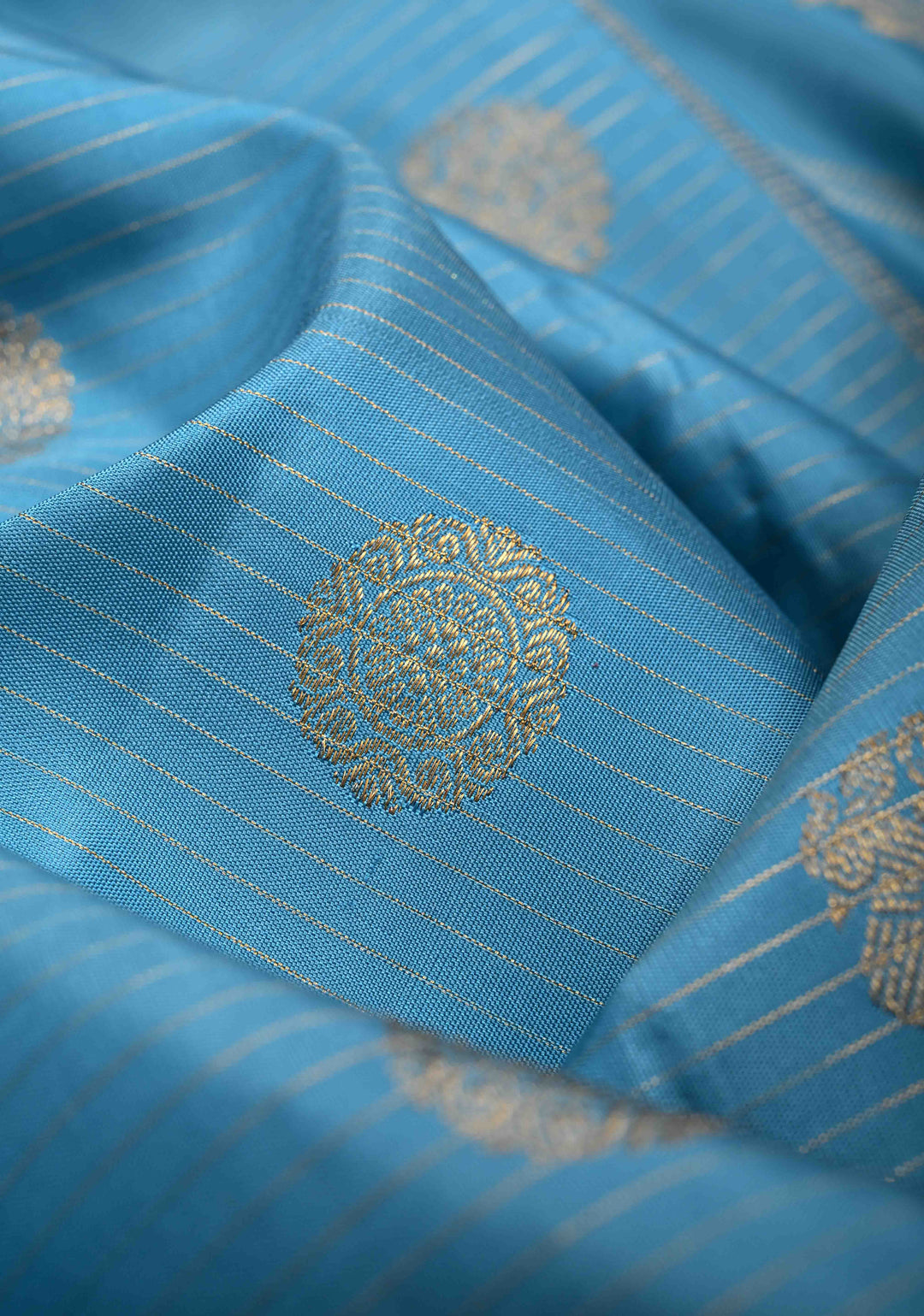 Chlorine Blue Gadwal Silk Saree With Horizontal Zari Stripes, Zari Buttas And Wide Floral Zari Border | SILK MARK CERTIFIED