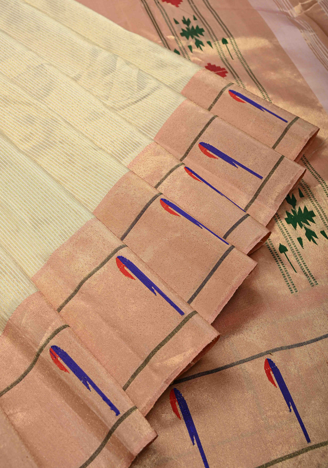 Authentic Off White Yeola Paithani Handloom Silk Saree with Single Muniya Borders and Peacock Motifs on Pallu | SILK MARK CERTIFIED