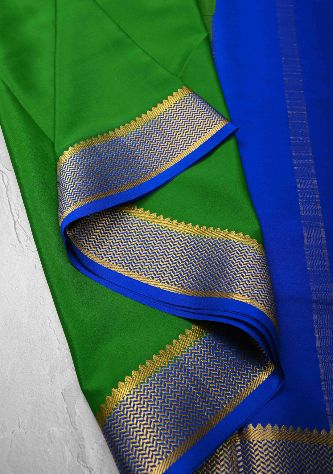 Green Mysore Silk Saree with Zari borders in Ksic Grade thickness | SILK MARK CERTIFIED