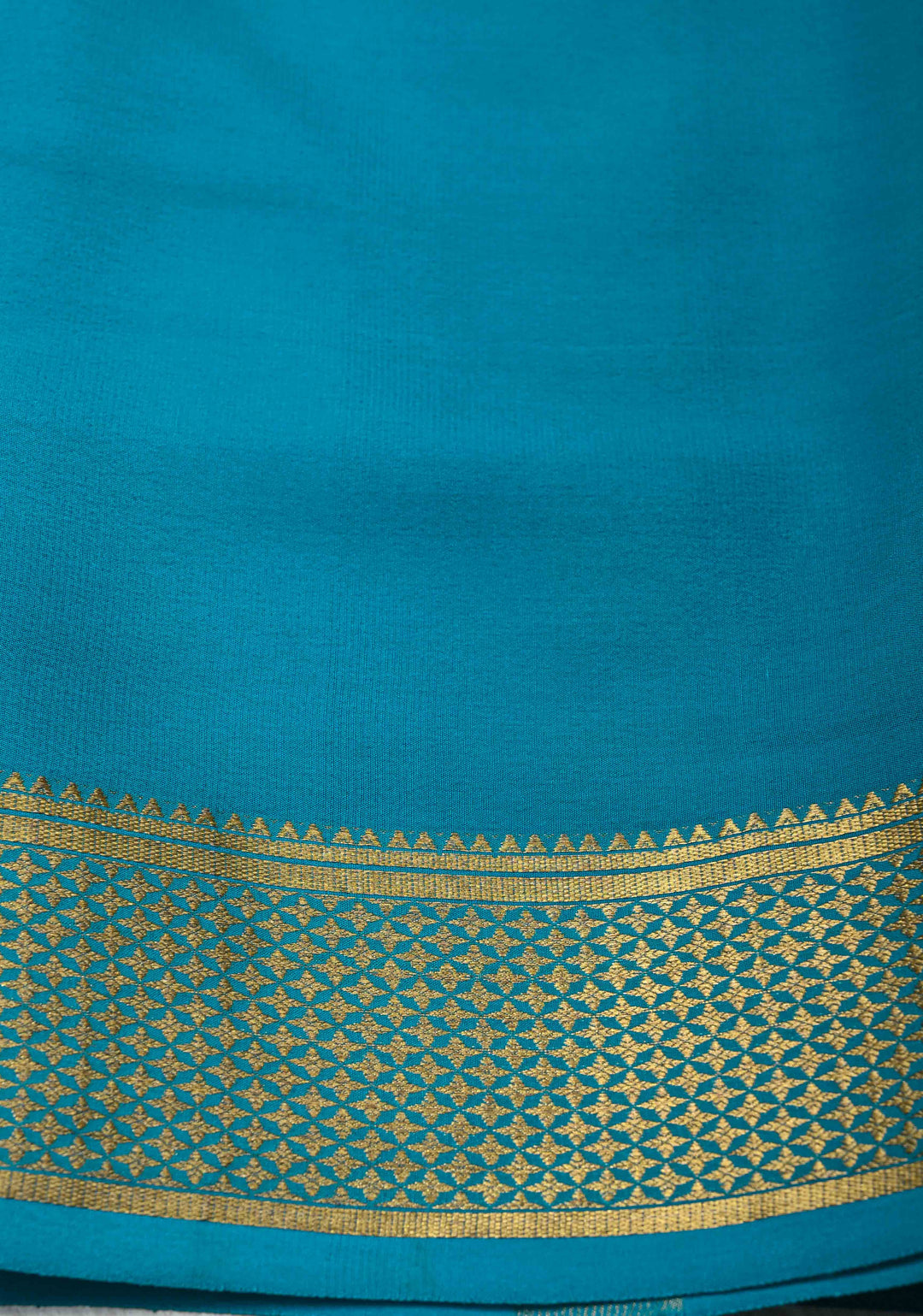 Dark Green Mysore Silk Saree with Zari borders in Ksic Grade thickness | SILK MARK CERTIFIED