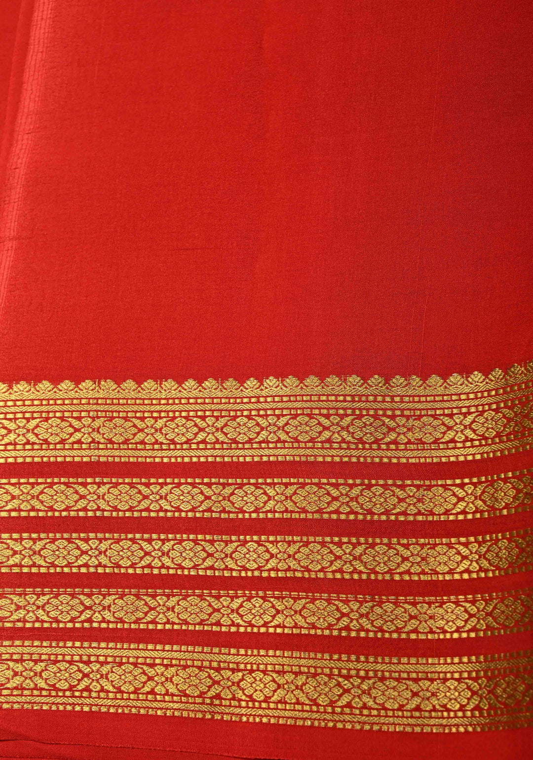 Bottle Green Mysore Silk Saree with Contrast Zari Borders in KSIC Grade Thickness | SILK MARK CERTIFIED