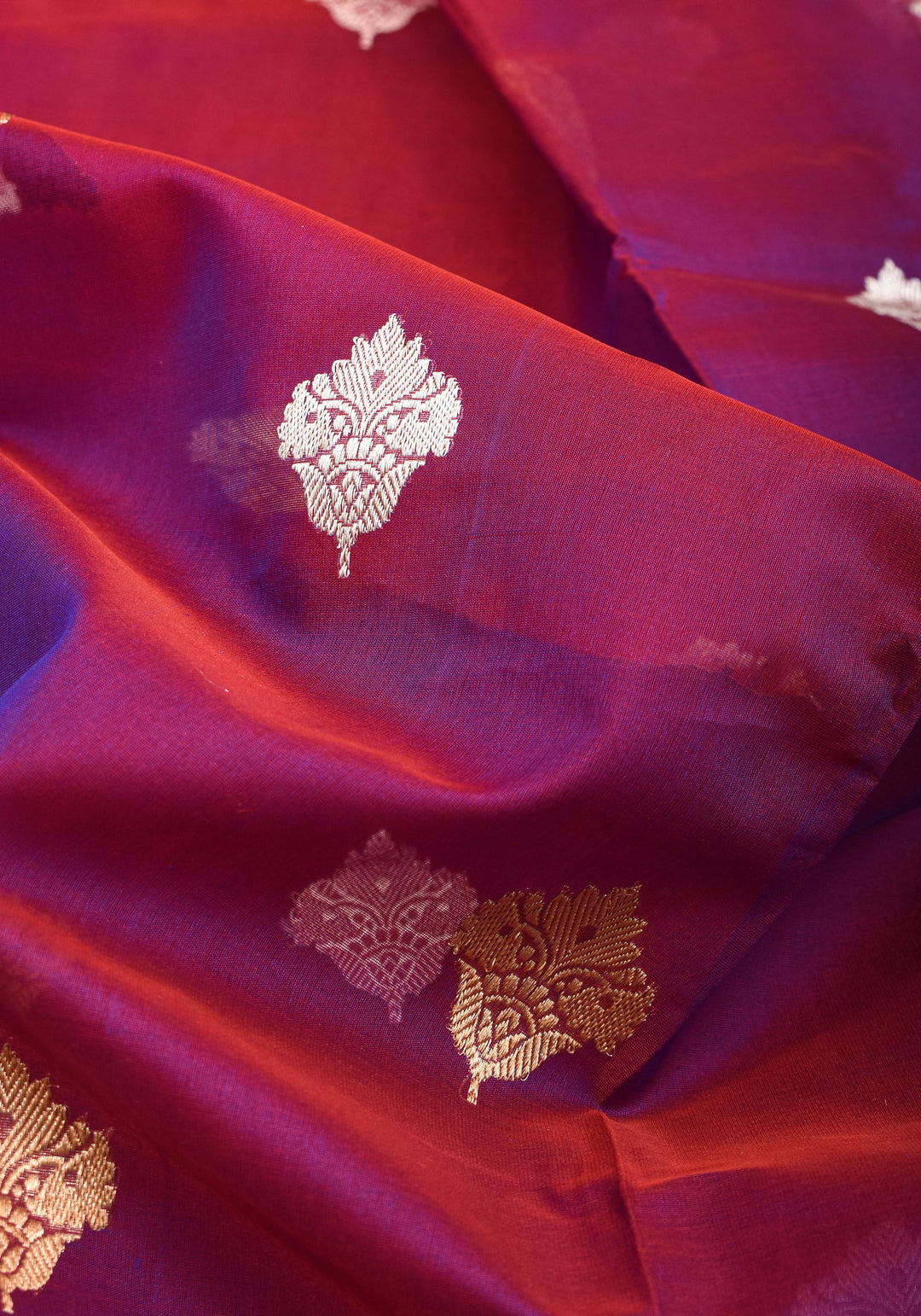 Pure Banarasi Kora Silk Saree in Dual Tone Purple Red with Golden Borders | SILK MARK CERTIFIED