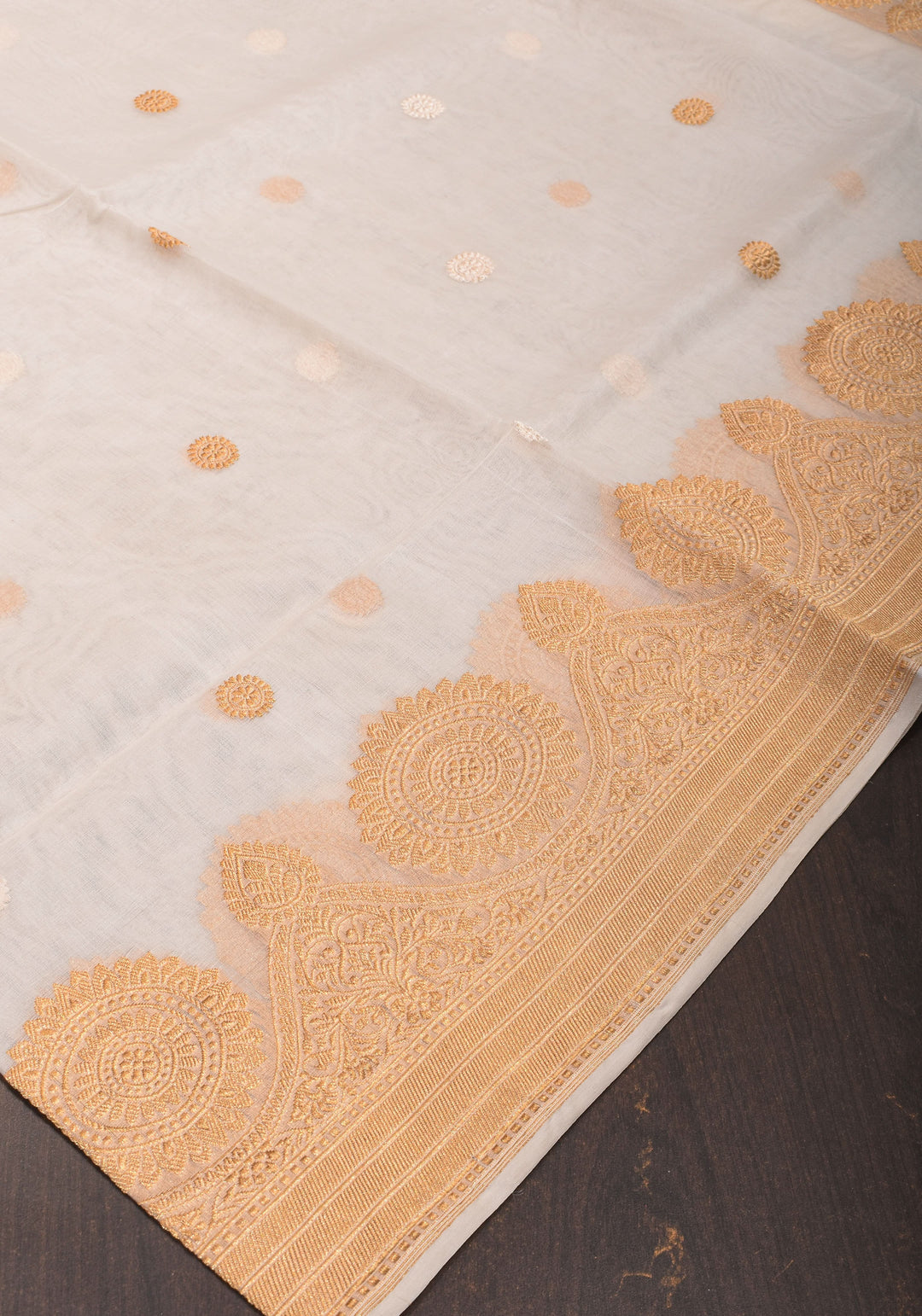 Exquisite Off White Banarasi Kora Silk Saree with Zari Motifs with kadhuwa weave, Grand Pallu and Zari | SILK MARK CERTIFIED | SHOBITAM