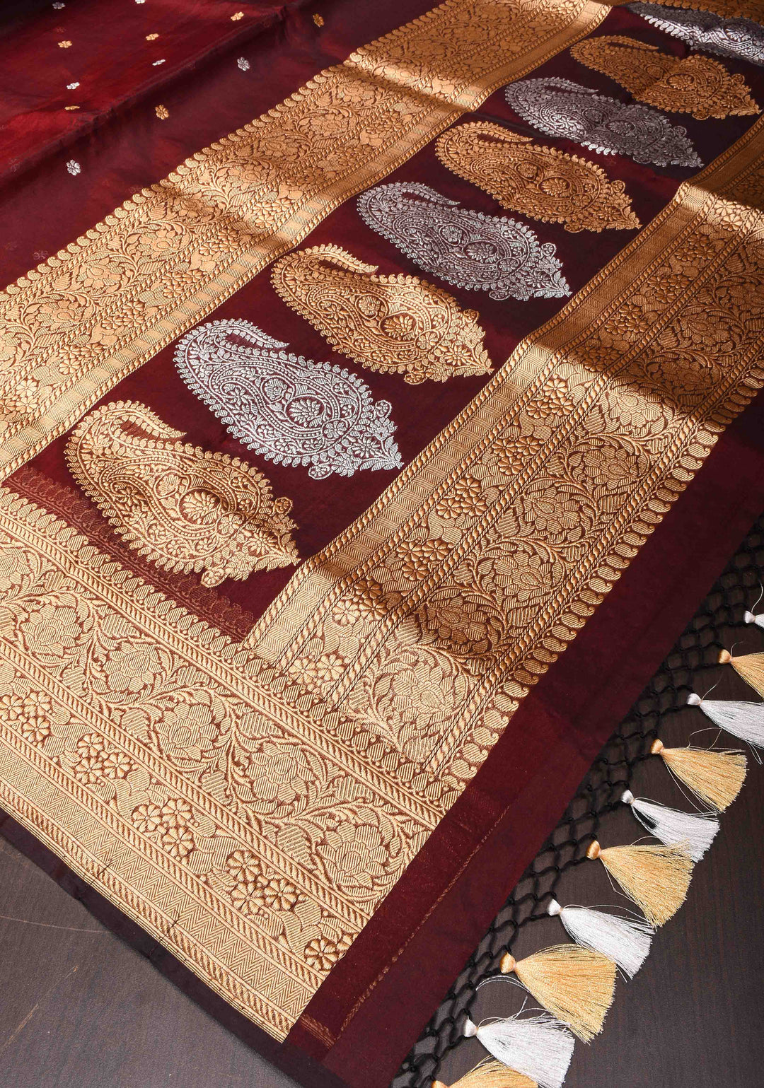 Exquisite Pure Banarasi  Kora Silk Saree in Burgandy with Sona Rupa Butta and Zari Border | SILK MARK CERTIFIED