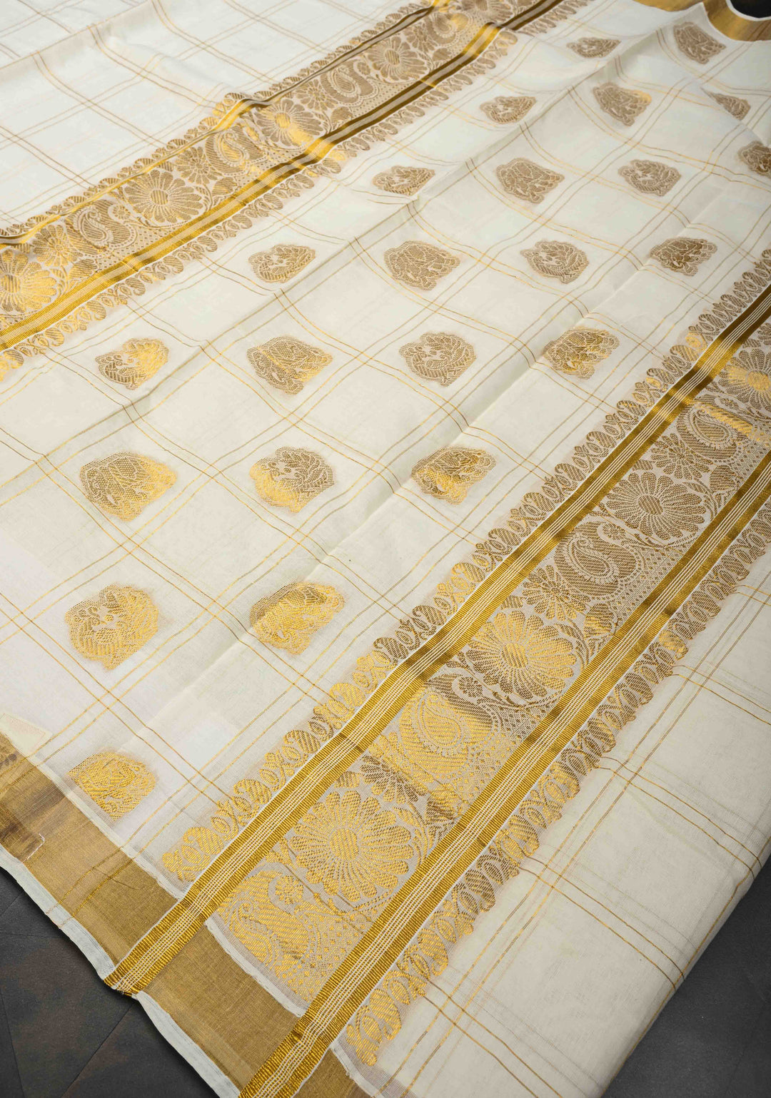 Elegant Kerala Kasavu Saree in Off White and Gold. Stunning Top Seller Saree!