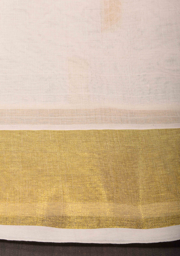 Elegant Kerala Kasavu Saree in Off White and Gold. Stunning Top Seller Saree!