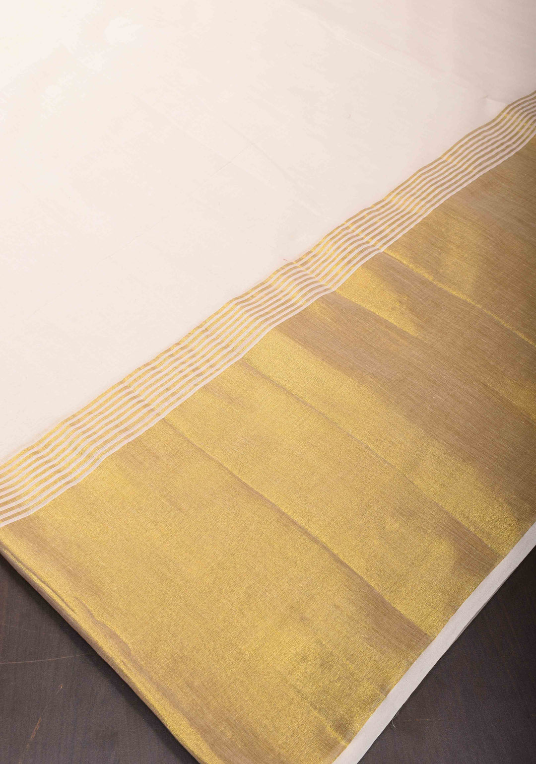 Elegant Kerala Kasavu Saree in Off White with Golden Border – A Timeless Classic
