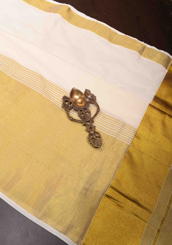 Elegant Kerala Kasavu Saree in Off White with Golden Border – A Timeless Classic