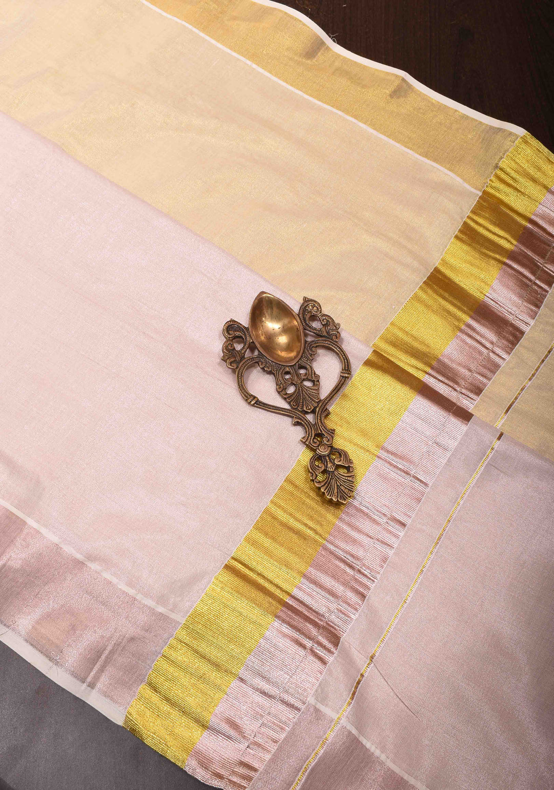 Elegant Kerala Kasavu Half Tissue Saree in White and Gold – A Timeless Classic