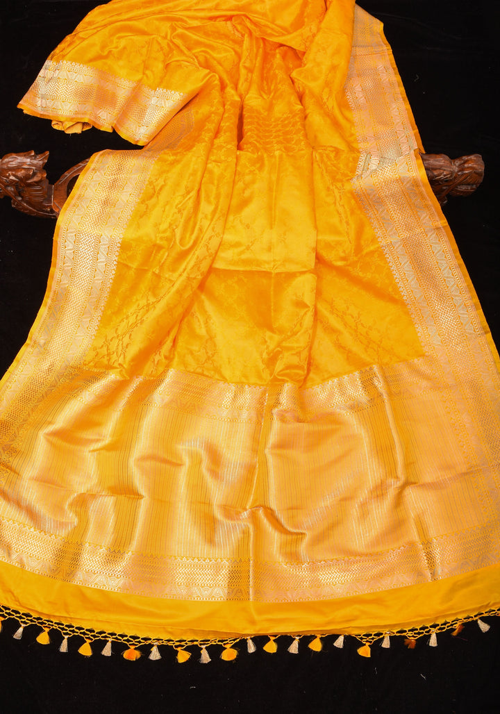 Authentic Tanchoi Floral  Saree in Pure Satin Silk in Yellow with Zari Border | SILK MARK CERTIFIED