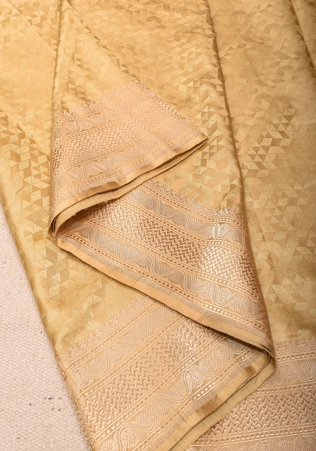 Elegant Golden Banarasi Silk Saree with Subtle Textured tanchoi weave and zari borders| SILK MARK CERTIFIED