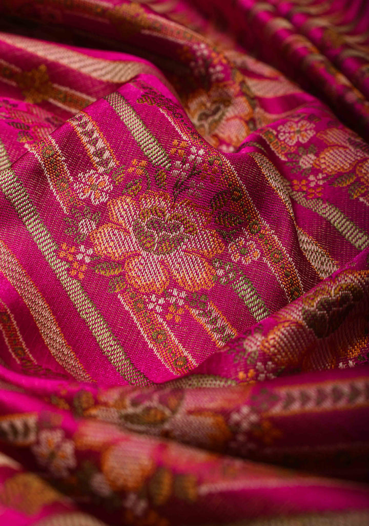 Magenta Tanchoi Floral Banarasi Silk Saree in Pure Silk Satin | SILK MARK CERTIFIED (Copy)