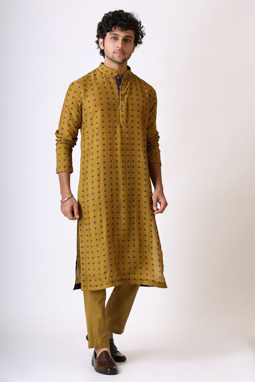SMRITI OLIVE BUTTI KURTA PANT SET (set of 2) | SHOBITAM