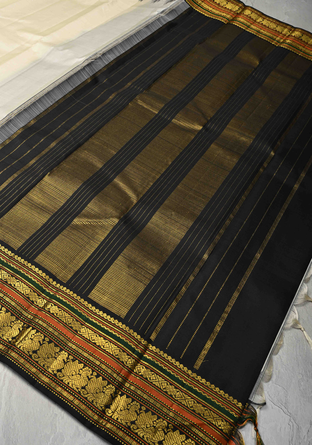 Korvai Offwhite and Black   Kanjivaram Pure Silk Saree with Contrast Temple and Zari Border | SILK MARK CERTIFIED