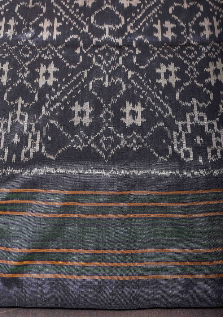 Gray and White Scalloped Design Pure Ikat Silk Saree| SILK MARK CERTIFIED