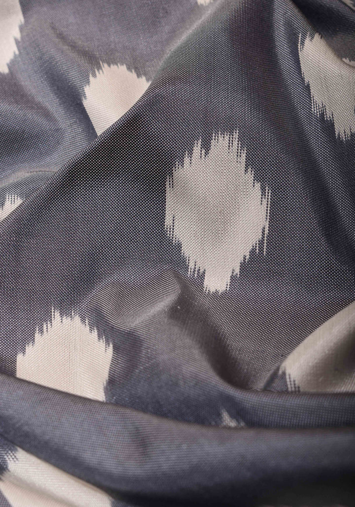 Gray and White Scalloped Design Pure Ikat Silk Saree| SILK MARK CERTIFIED