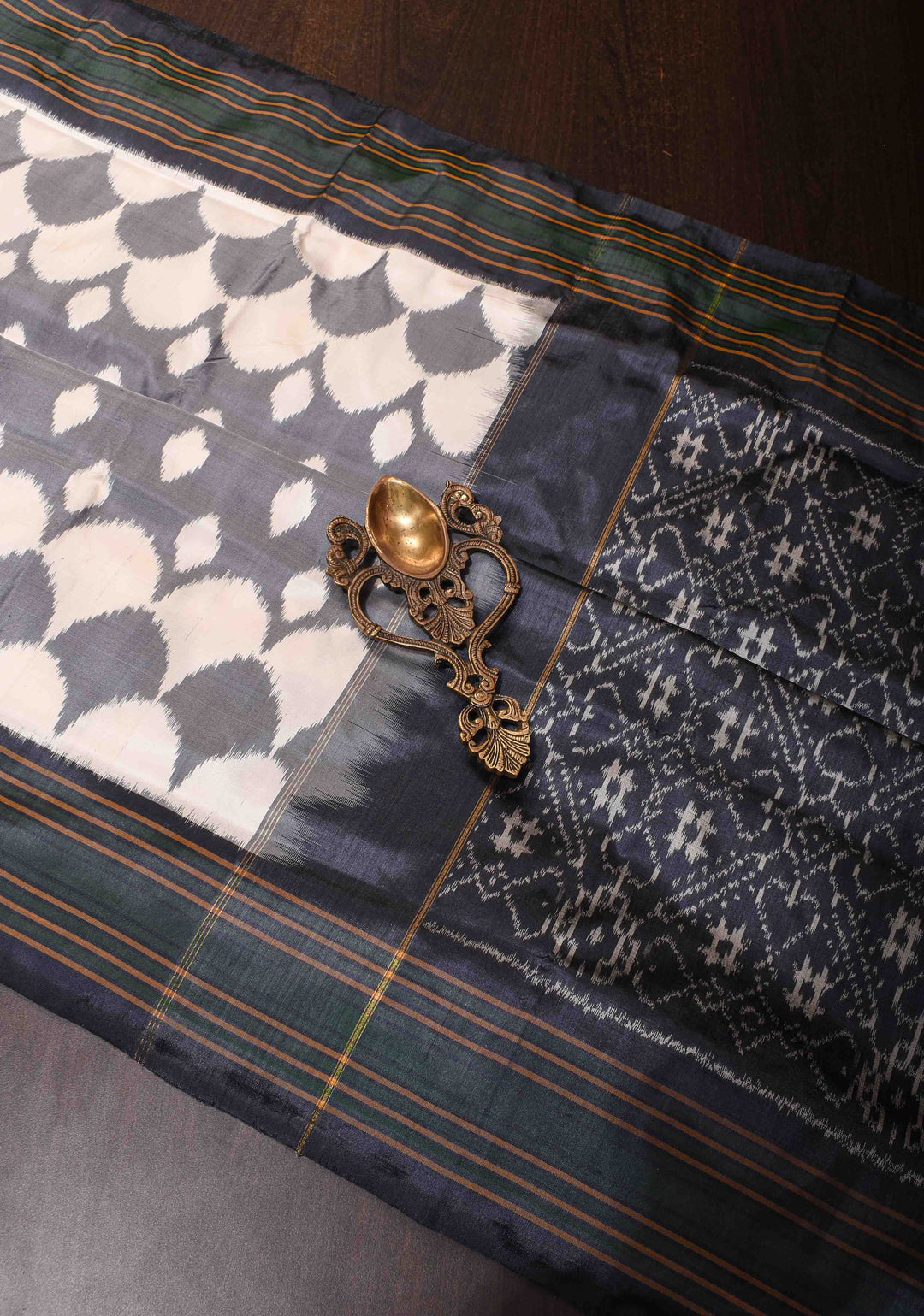 Gray and White Scalloped Design Pure Ikat Silk Saree| SILK MARK CERTIFIED