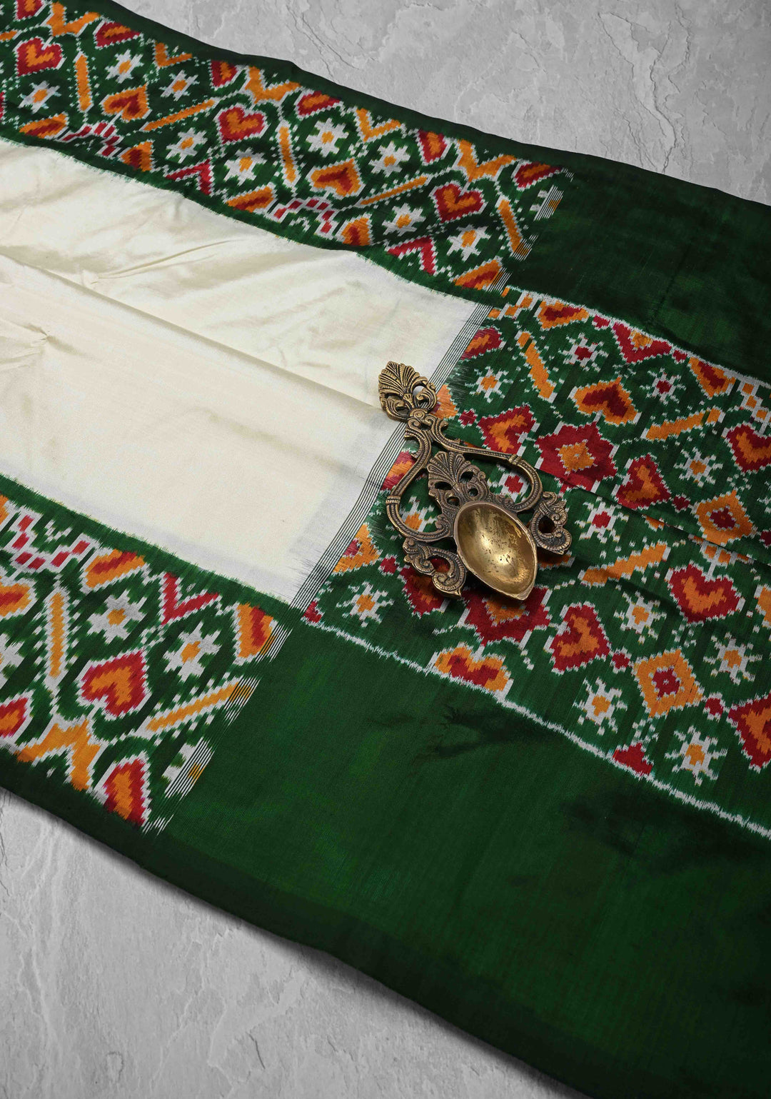 Off White Color Block Pure Silk Saree With Ikkat Border And Pallu  |SILK MARK CERTIFIED