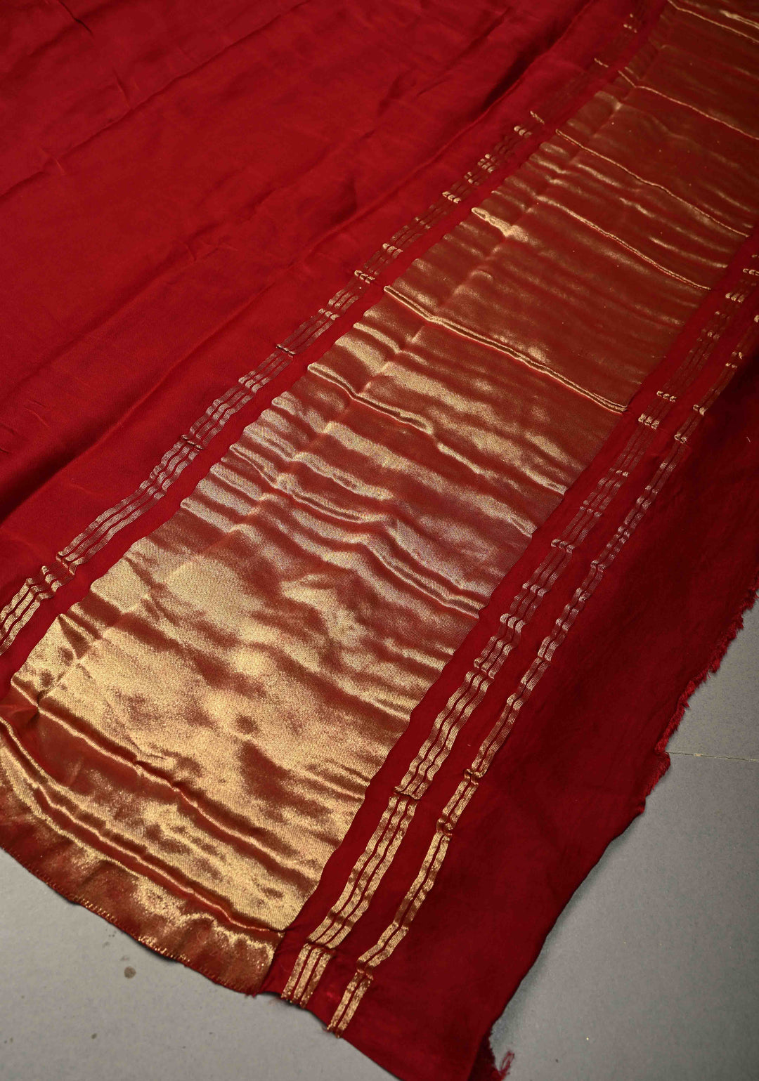 Maroon Borderless Modal Silk Saree with Lagda Patta Crushed Tissue Pallu | SHOBITAM