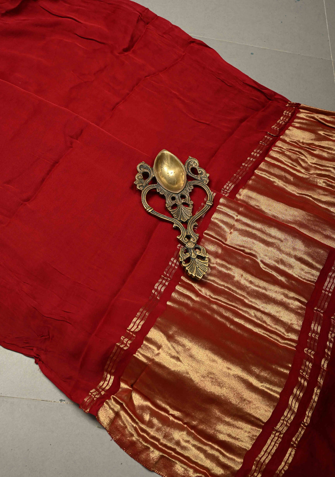 Maroon Borderless Modal Silk Saree with Lagda Patta Crushed Tissue Pallu | SHOBITAM