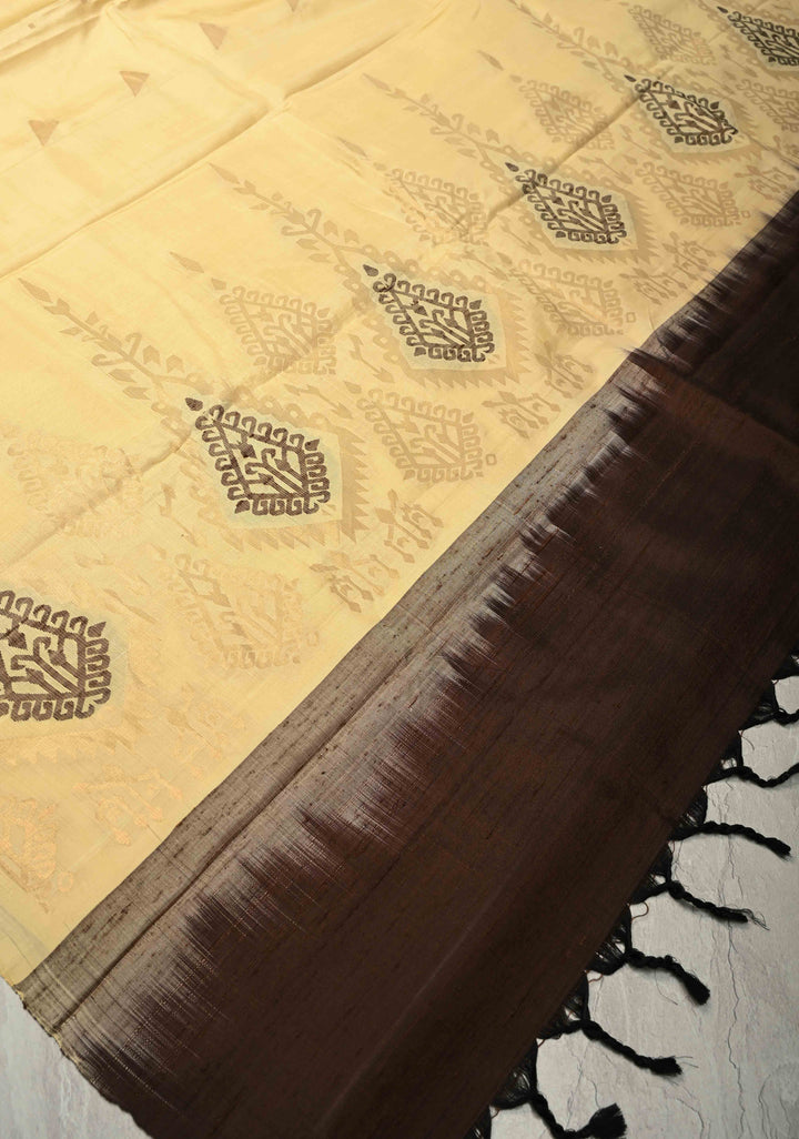 Cream Borderless Handloom Pure Silk Kanchipattu Saree with Zari Buttas and Cross Stich Motifs on Pallu | SILK MARK CERTIFIED