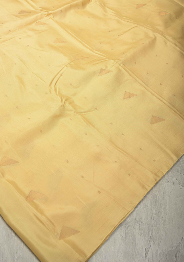 Cream Borderless Handloom Pure Silk Kanchipattu Saree with Zari Buttas and Cross Stich Motifs on Pallu | SILK MARK CERTIFIED