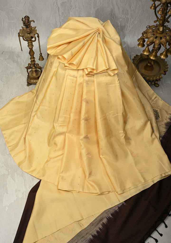 Cream Borderless Handloom Pure Silk Kanchipattu Saree with Zari Buttas and Cross Stich Motifs on Pallu | SILK MARK CERTIFIED