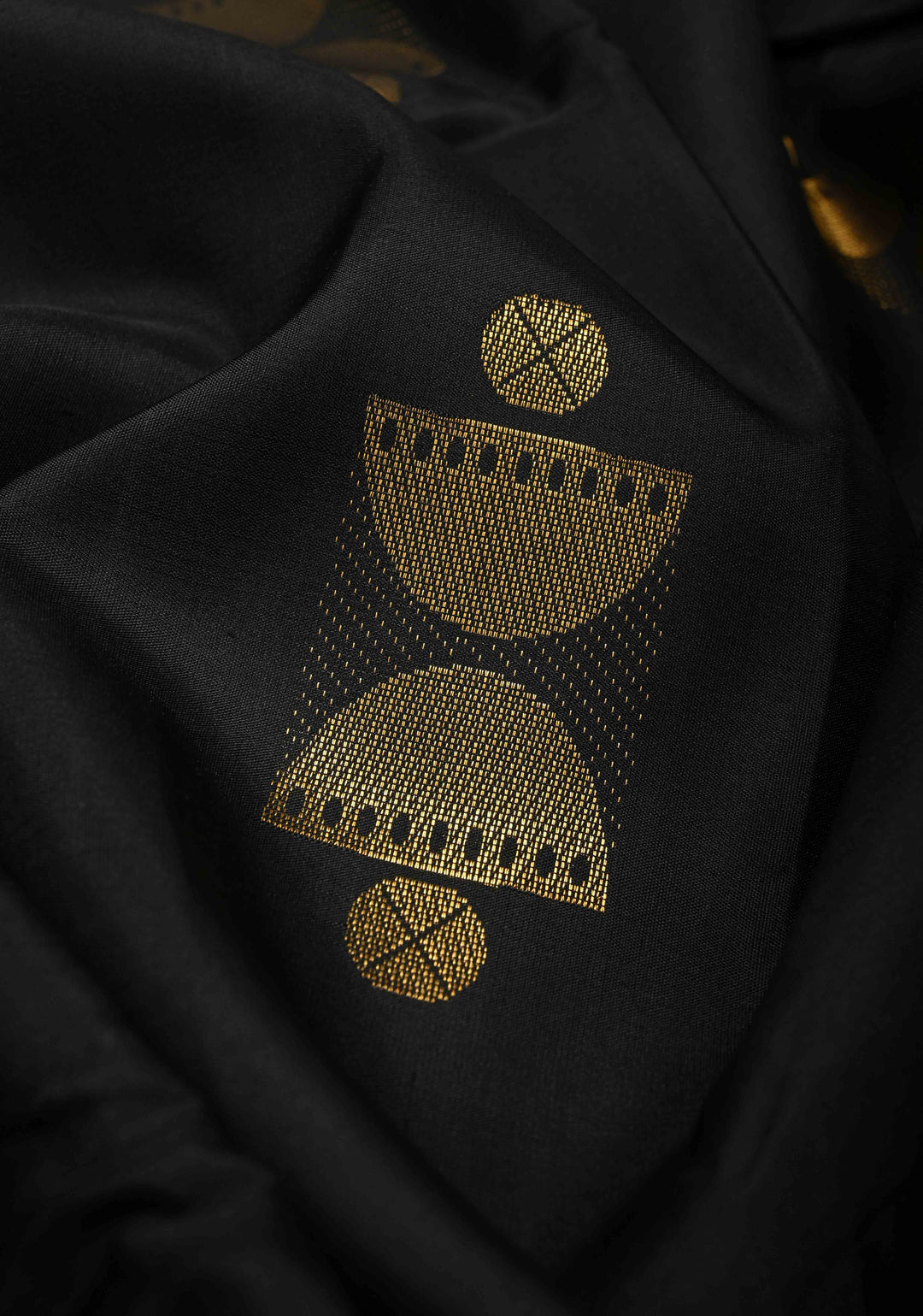 Black Borderless Handloom Pure Silk Kanchipattu Saree with Zari Buttas | SILK MARK CERTIFIED