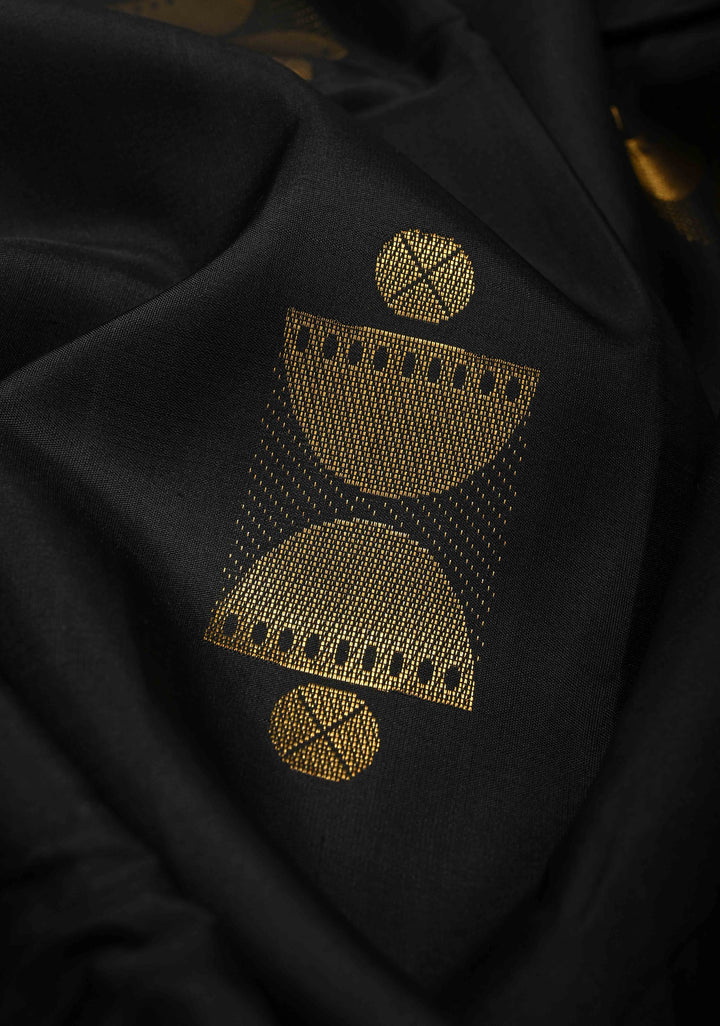 Black Borderless Handloom Pure Silk Kanchipattu Saree with Zari Buttas | SILK MARK CERTIFIED