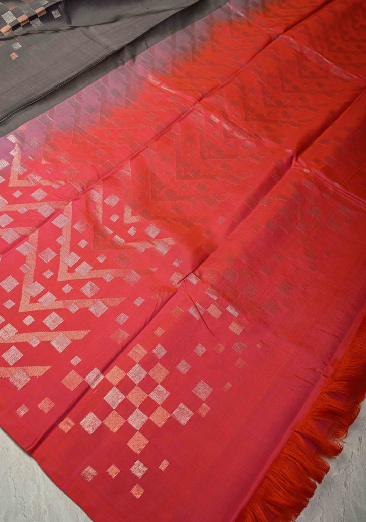 Gray Borderless Handwoven Pure Silk Saree With Squared Design | SILK MARK CERTIFIED | SHOBITAM