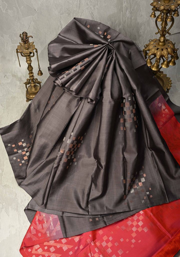 Gray Borderless Handwoven Pure Silk Saree With Squared Design | SILK MARK CERTIFIED | SHOBITAM