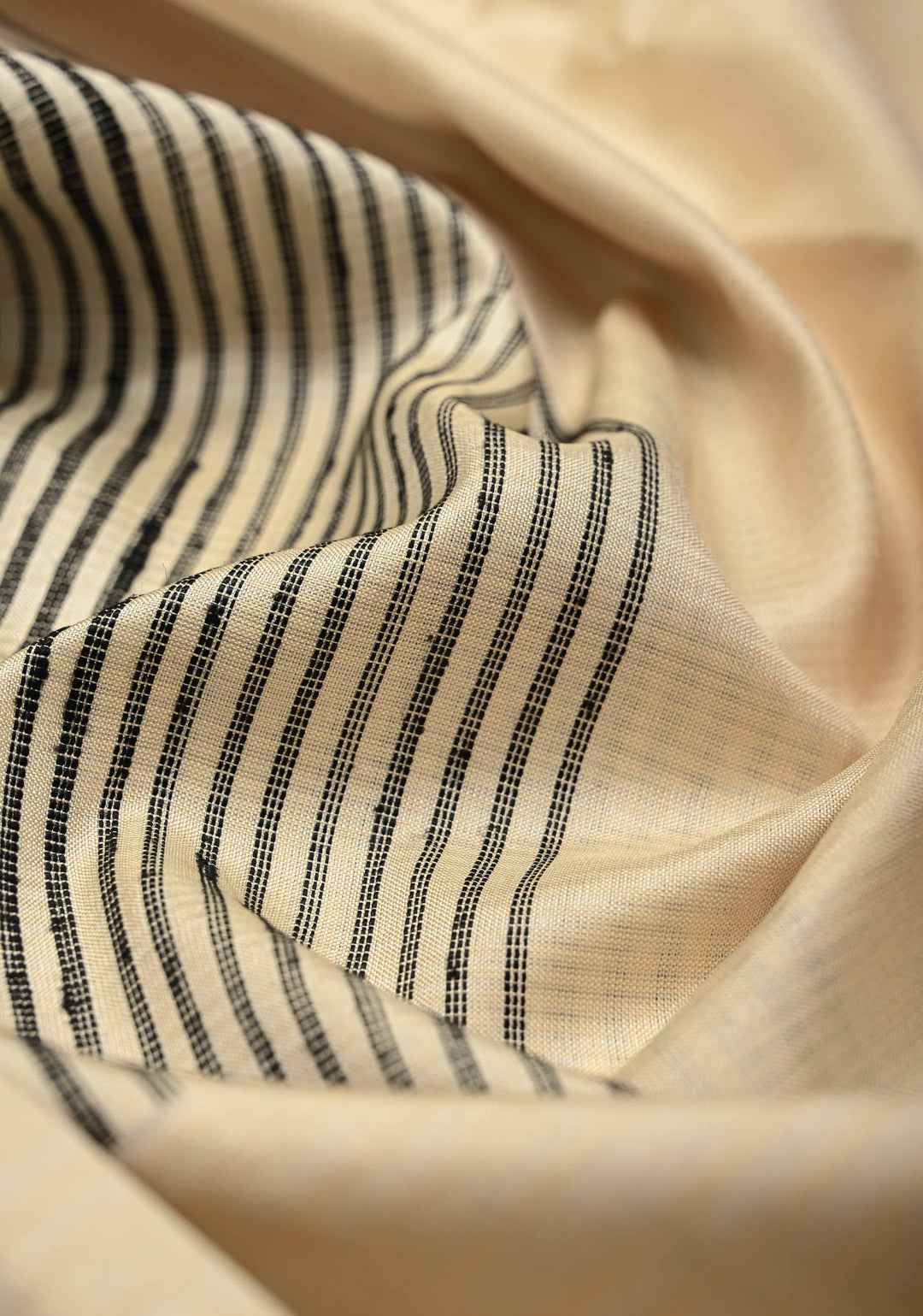 Off White Boderless Handloom Pure Silk Kanchi Saree With Verticle Stripes | SILK MARK CERTIFIED