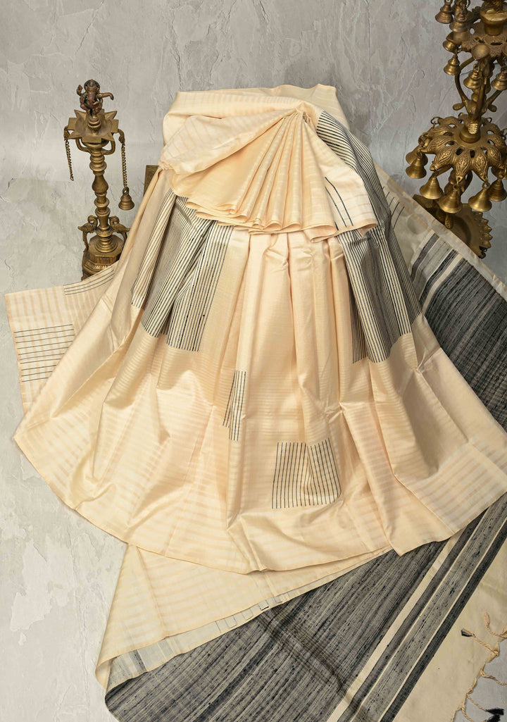 Off White Boderless Handloom Pure Silk Kanchi Saree With Verticle Stripes | SILK MARK CERTIFIED