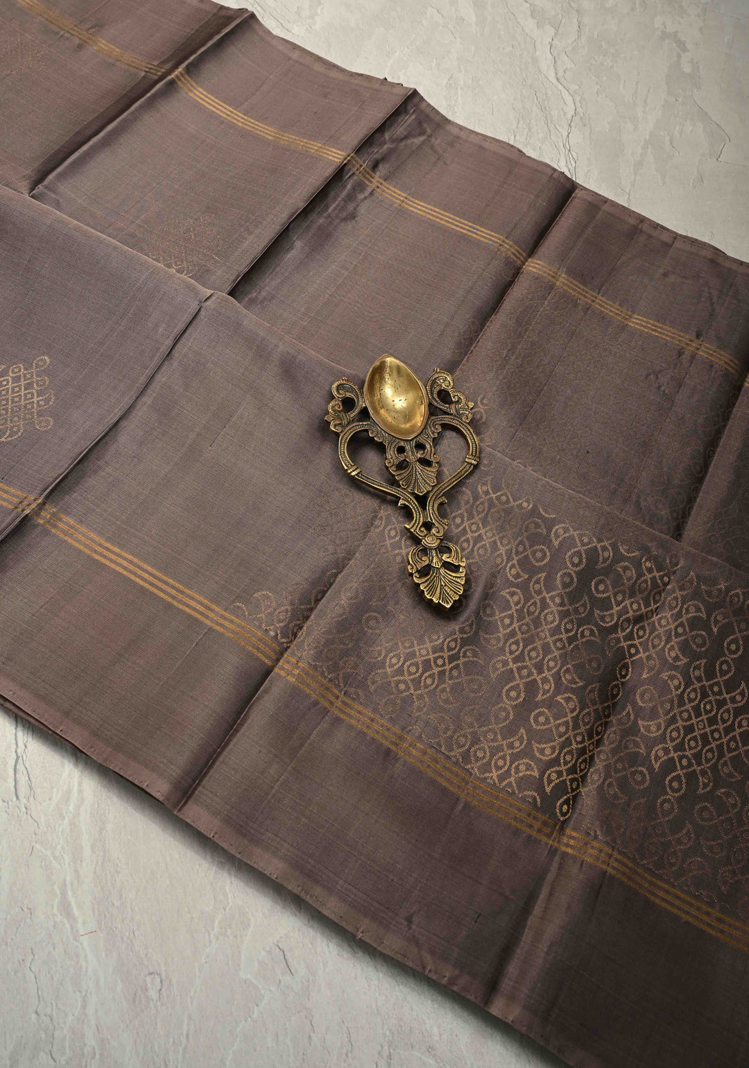 Brownish Gray Handloom Pure Silk Kanchi Saree with Kolam Buttas and Border | SILK MARK CERTIFIED