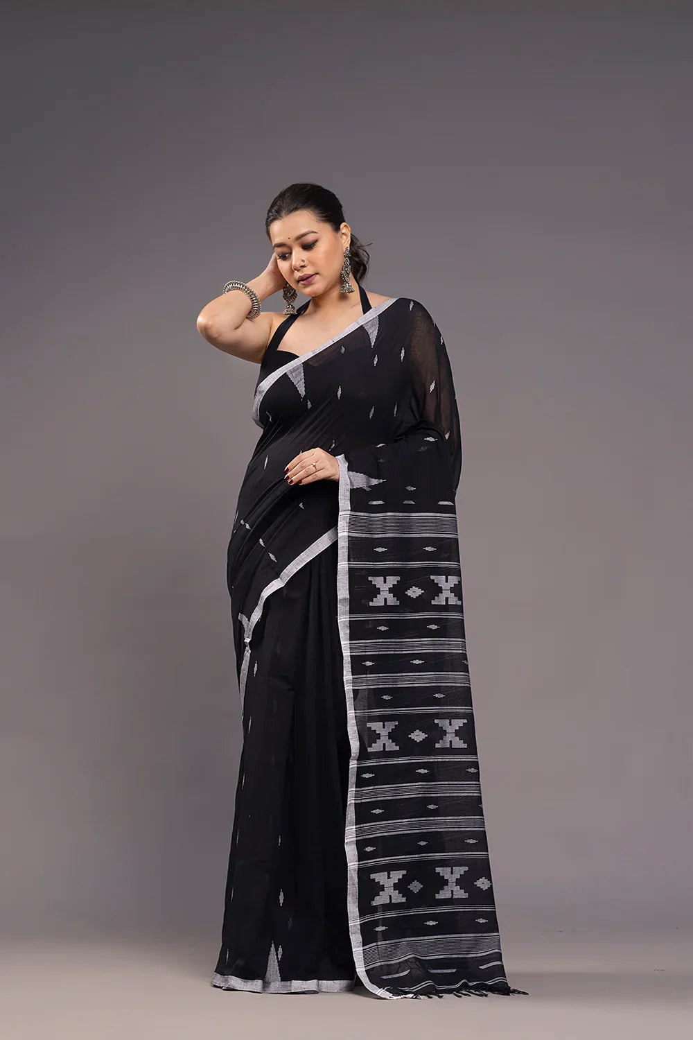 Handloom Black Soft Cotton Jamdani Saree | SHOBITAM