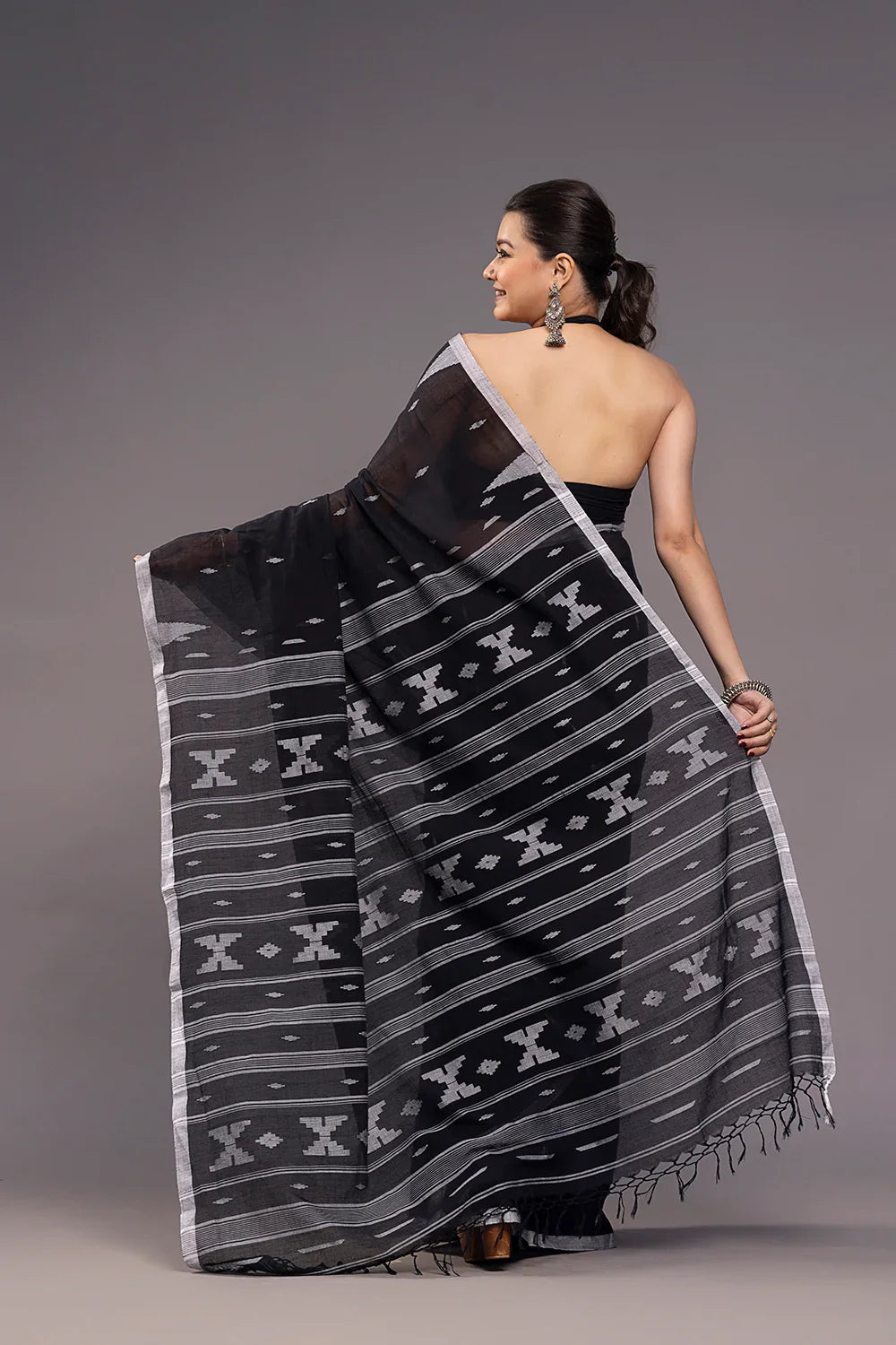 Handloom Black Soft Cotton Jamdani Saree | SHOBITAM