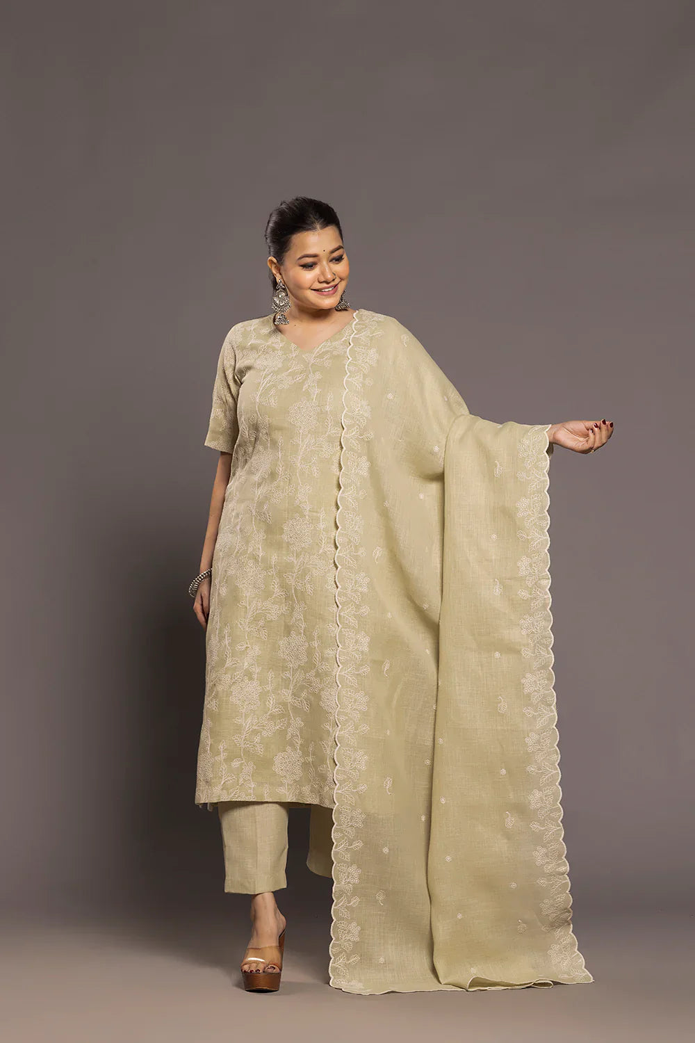 Green Essence Linen Emnbriodered Kurta Set With Dupatta | SHOBITAM