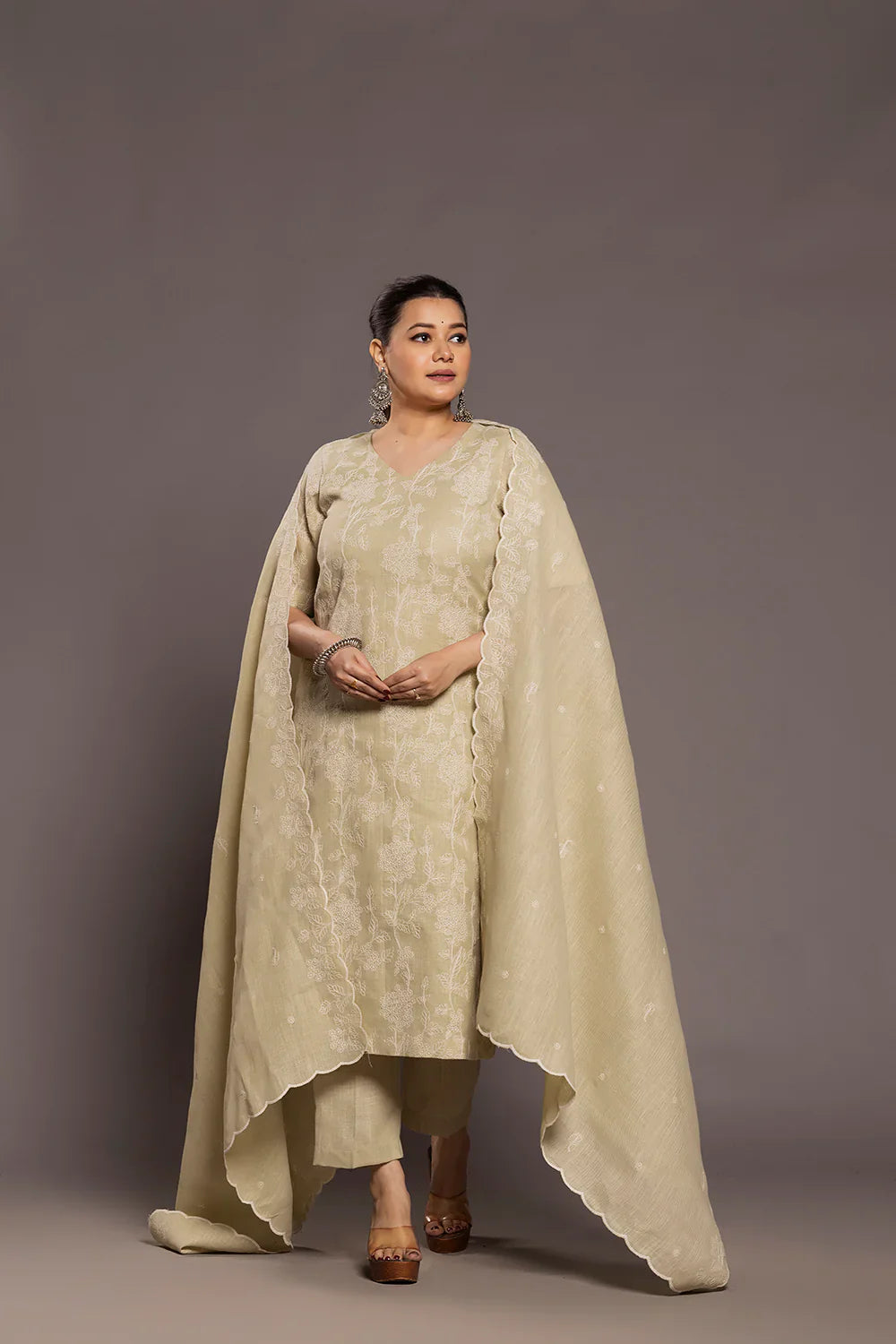 Green Essence Linen Emnbriodered Kurta Set With Dupatta | SHOBITAM