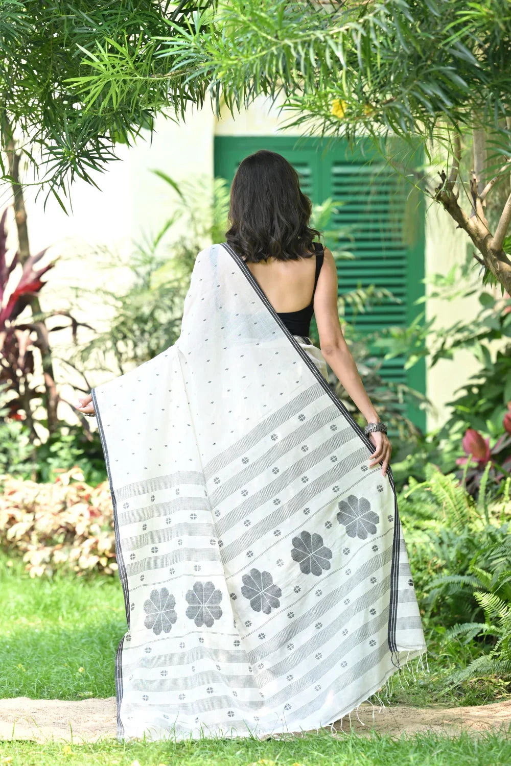 Handloom White & Black Soft Cotton Jamdani Saree | SHOBITAM