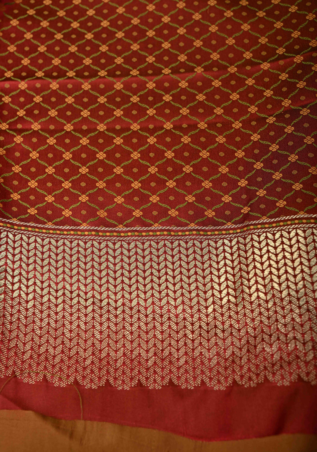 Maroon Dual Tone Banarasi Semi Mashru Silk Saree with  Zari Buttis and Tanchoi Pallu